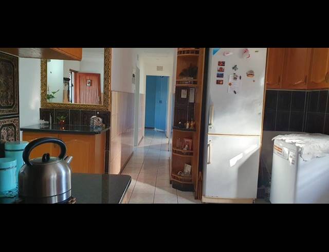 3 BEDROOM HOUSE FOR SALE IN CRAIGIEBURN